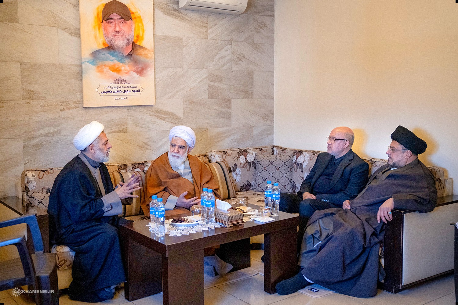 زيارة ممثل قائد الثورة الإسلامية الى منزله